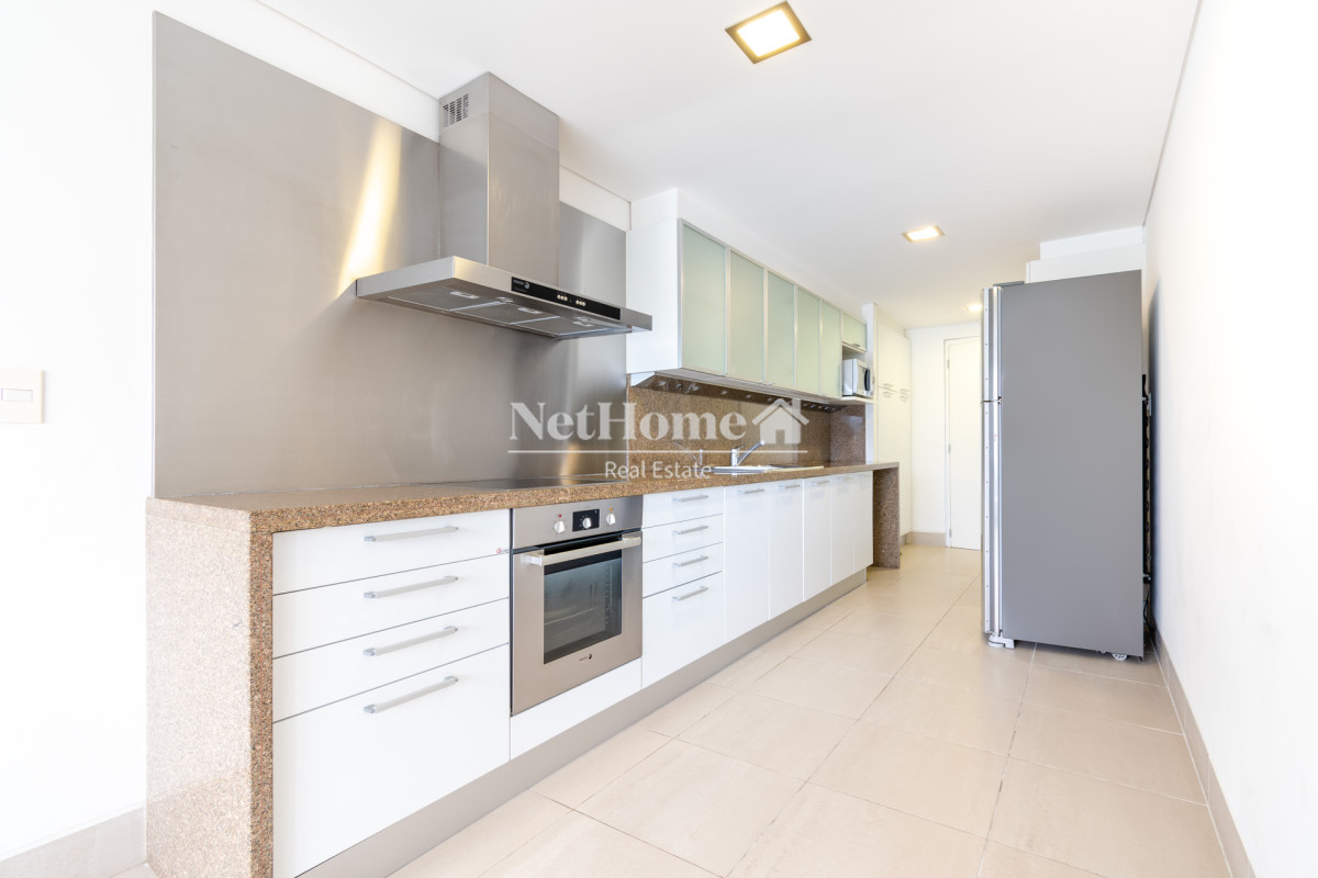Apartamento ID.458 - Venta y alquiler de departamento con tres dormitorios mas dependencia de servicio en torre Le Parc playa Brava, Punta del Este