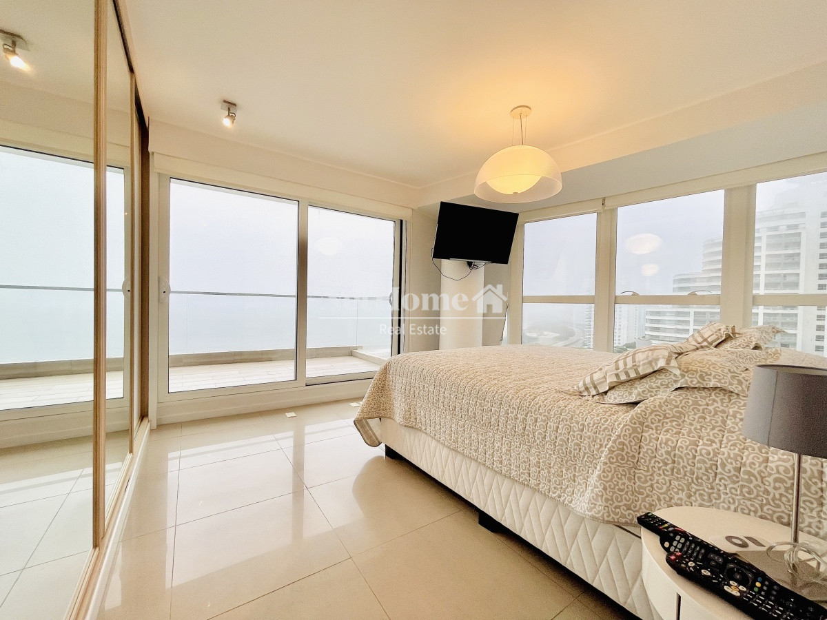 Apartamento ID.182 - Playa Mansa Apartamento 3 Suites  Vista al Mar