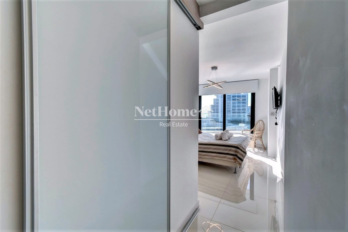 Apartamento ID.645 - Venta de apartamento de dos dormitorios con dos baños moderna Torre, Art Tower, Punta del Este