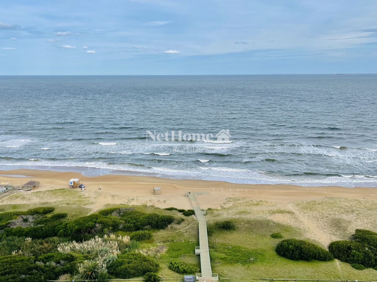 Apartamento ID.618 - Venta Espectacular Apartamento Frente al Mar, 3 Dormitorios, Le Parc Punta del Este