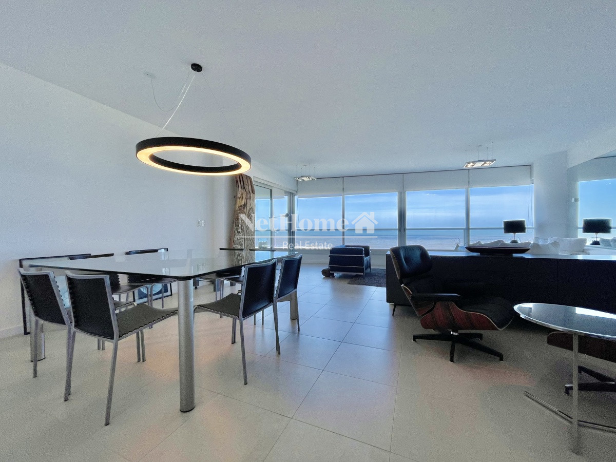 Apartamento ID.524 - Venta y alquiler de departamento esquinero de tres dormitorios mas dependencia de servicio, Torre LE PARC, playa Brava. Punta del Este