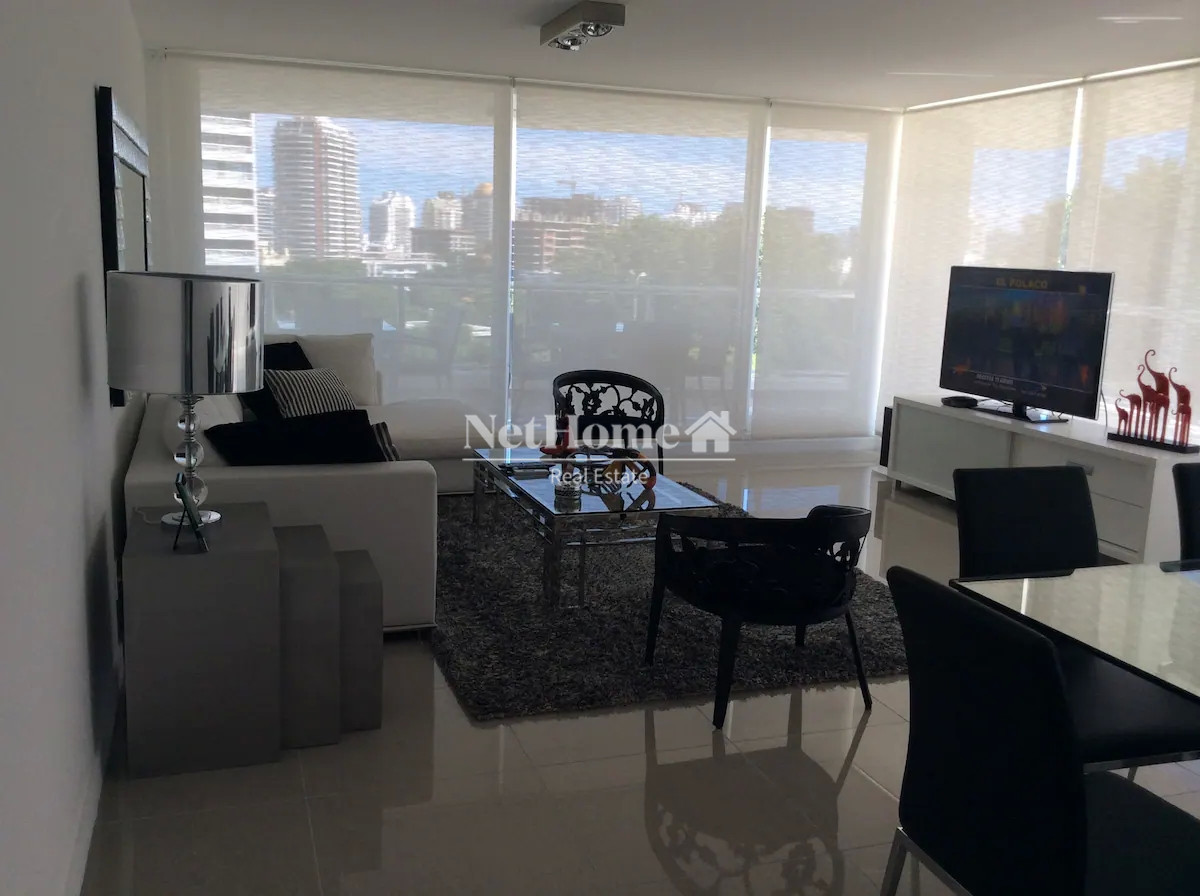 Apartamento ID.186 - Venta y alquiler de moderno departamento de tres dormitorios más dependencia a pasos de Playa Brava