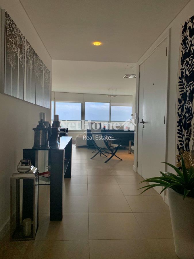 Apartamento ID.524 - Venta y alquiler de departamento esquinero de tres dormitorios mas dependencia de servicio, Torre LE PARC, playa Brava. Punta del Este