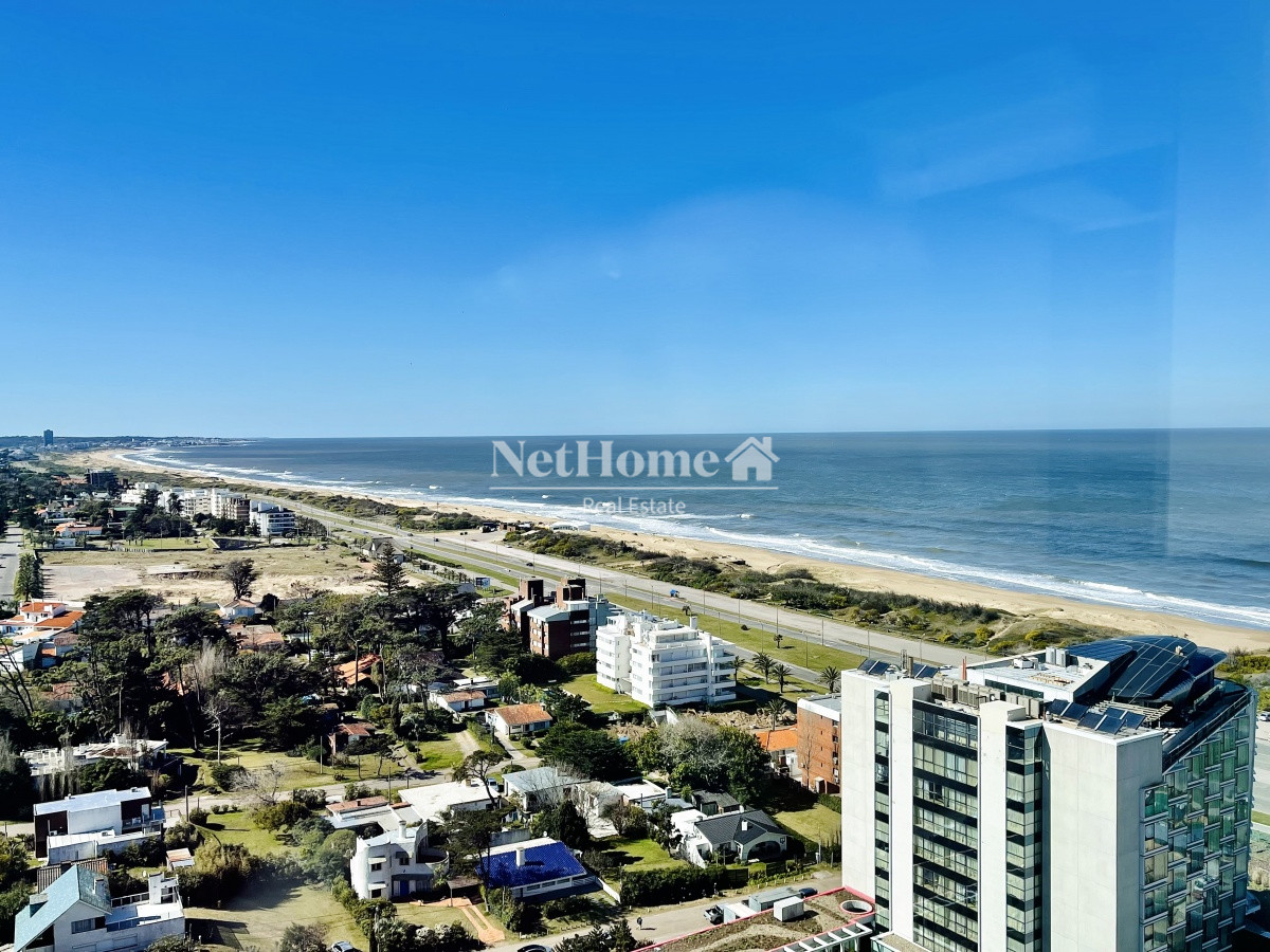 Apartamento ID.512 - Apartamento de 2 Dormitorios y Dependencia, Parrillero en Playa Brava - Punta del Este