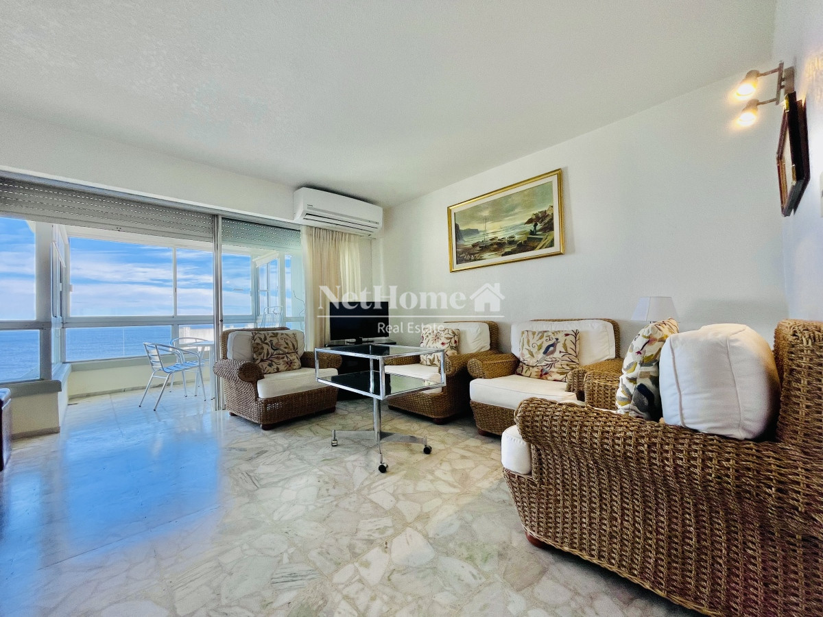 Apartamento ID.101 - Playa Mansa Apartamento de 3 Dormitorios  Vista al Mar
