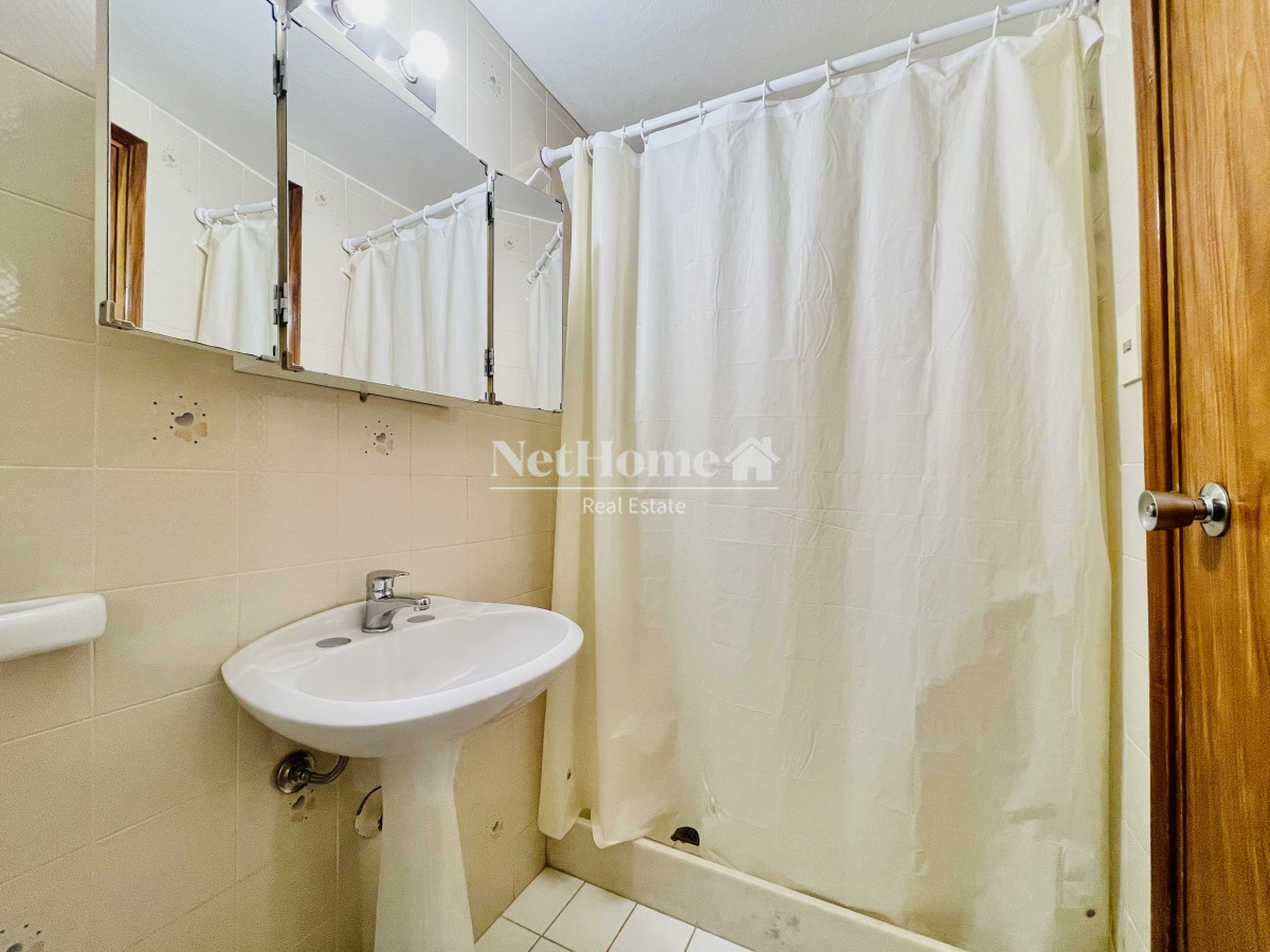 Apartamento ID.101 - Playa Mansa Apartamento de 3 Dormitorios  Vista al Mar