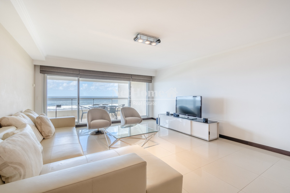Apartamento ID.177 - Penthouse  Moderno Apartamento de 3 Dormitorio y Dependencia Frente al Mar