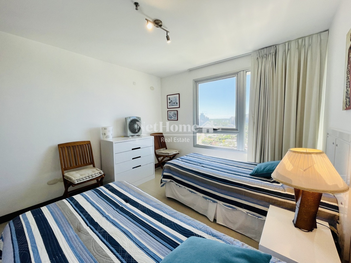Apartamento ID.138 - Playa Mansa Apartamento 2 dormitorios parrillero A pasos del mar
