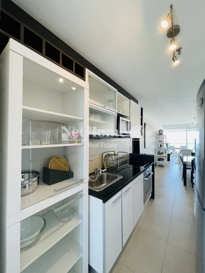 Apartamento ID.138 - Playa Mansa Apartamento 2 dormitorios parrillero A pasos del mar