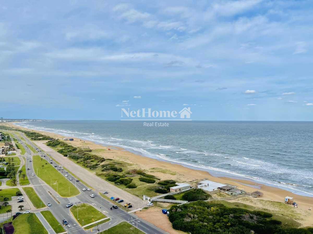 Apartamento ID.618 - Venta Espectacular Apartamento Frente al Mar, 3 Dormitorios, Le Parc Punta del Este