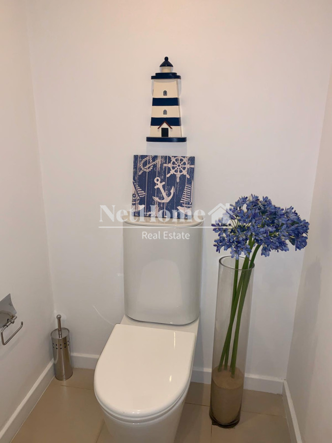 Apartamento ID.524 - Venta y alquiler de departamento esquinero de tres dormitorios mas dependencia de servicio, Torre LE PARC, playa Brava. Punta del Este