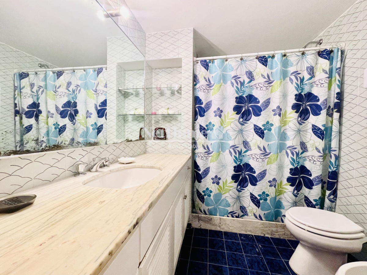 Apartamento ID.127 - Playa Mansa Apartamento de 2 Dormitorios Primera línea Hermosa vista al Puerto 