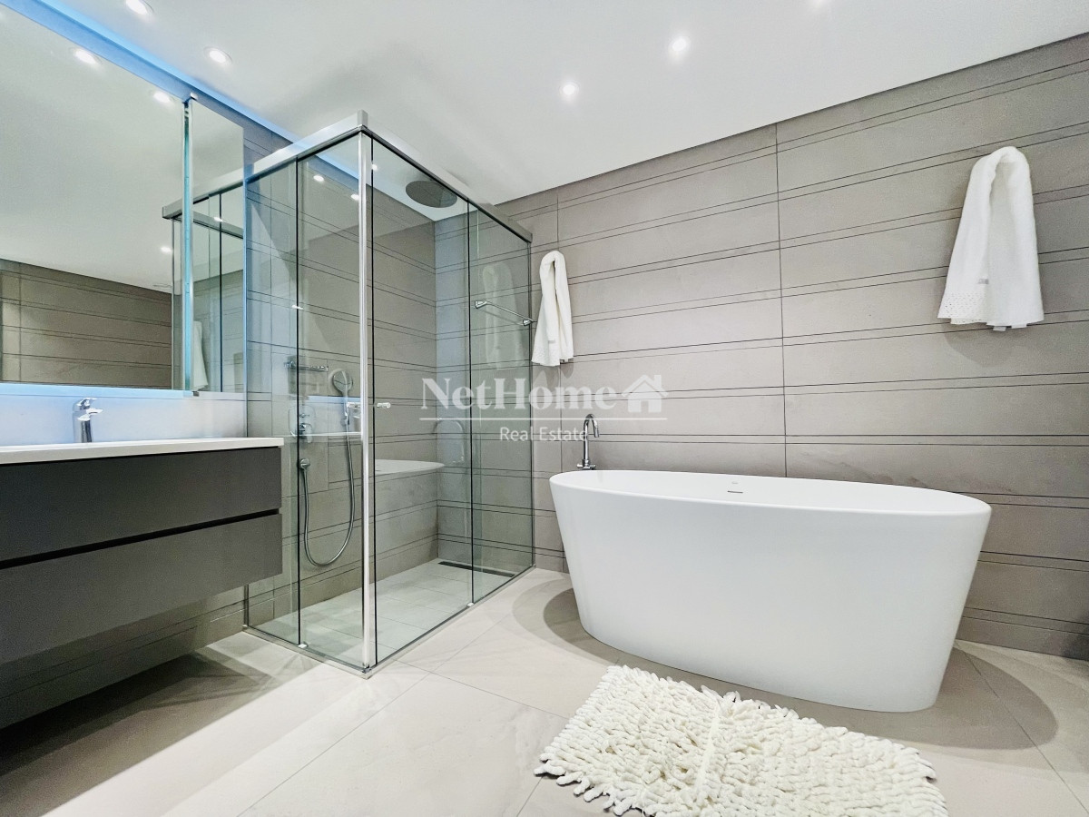 Apartamento ID.618 - Venta Espectacular Apartamento Frente al Mar, 3 Dormitorios, Le Parc Punta del Este