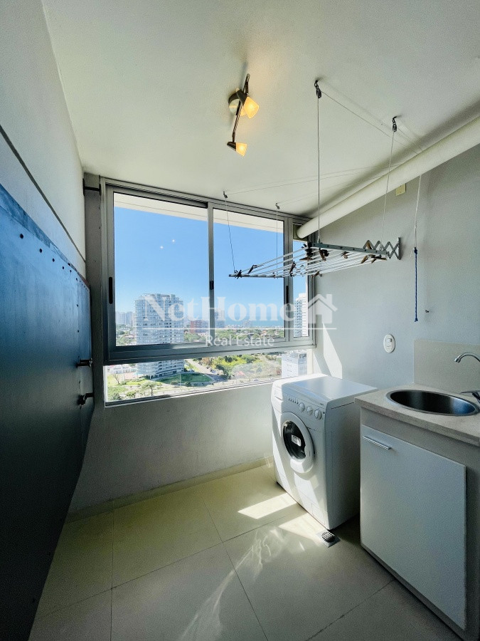 Apartamento ID.138 - Playa Mansa Apartamento 2 dormitorios parrillero A pasos del mar