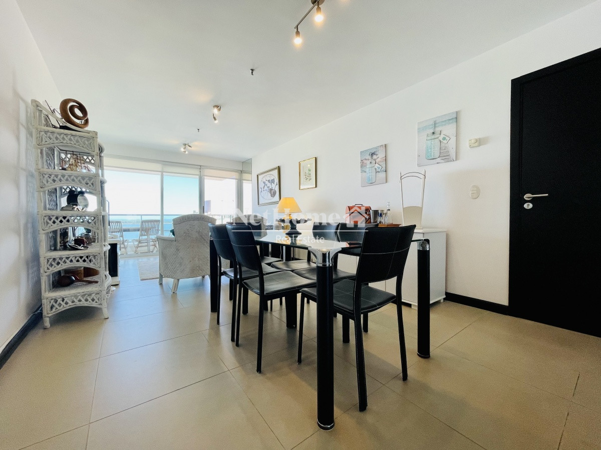 Apartamento ID.138 - Playa Mansa Apartamento 2 dormitorios parrillero A pasos del mar