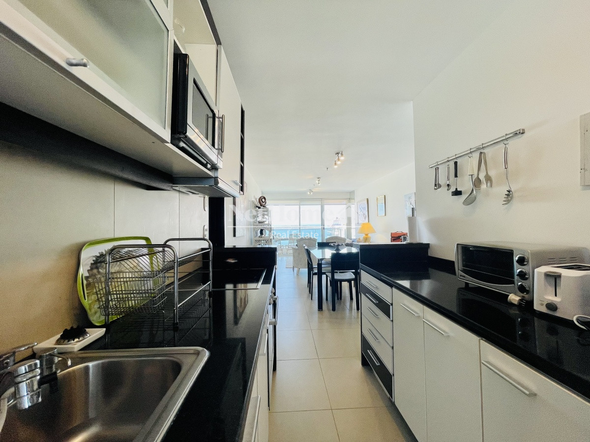 Apartamento ID.138 - Playa Mansa Apartamento 2 dormitorios parrillero A pasos del mar