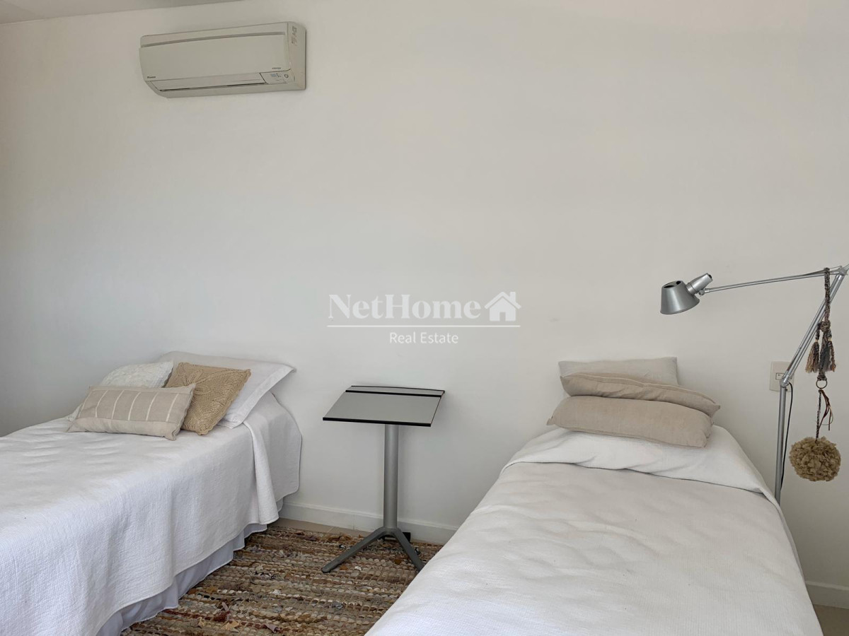 Apartamento ID.524 - Venta y alquiler de departamento esquinero de tres dormitorios mas dependencia de servicio, Torre LE PARC, playa Brava. Punta del Este