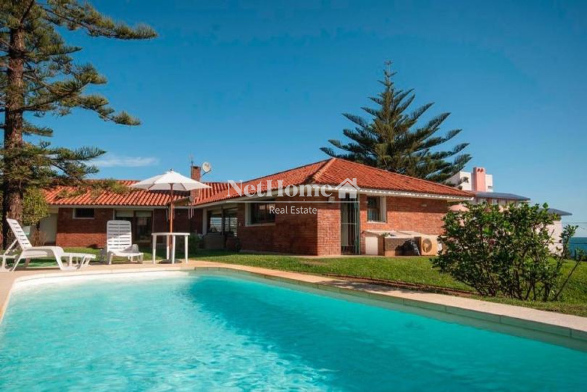 Casa ID.27 - Playa Mansa Excelente Casa de 4 Dormitorios Piscina A una Cuadra del Mar 
