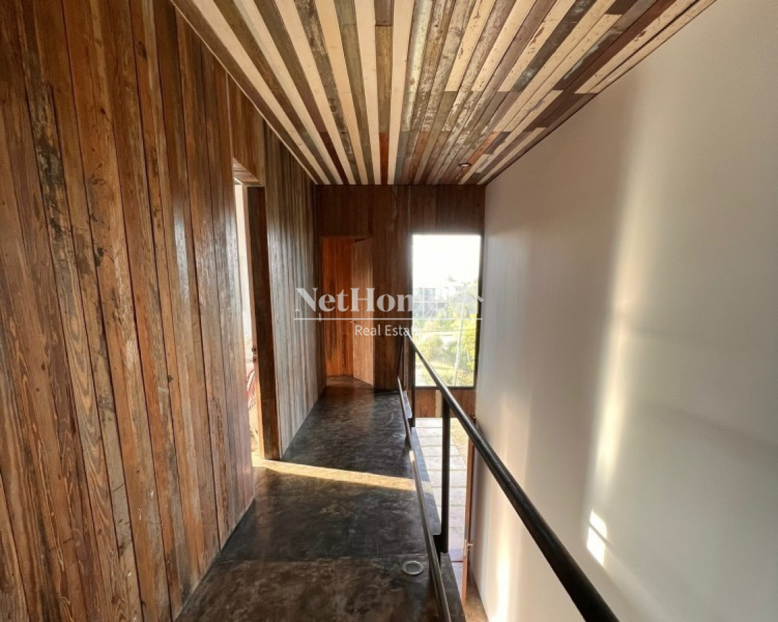Casa ID.506 - Venta y alquiler temporario de maravillosa casa a pasos del Mar con cinco dormitorios en suite, Punta Piedras, Manantiales
