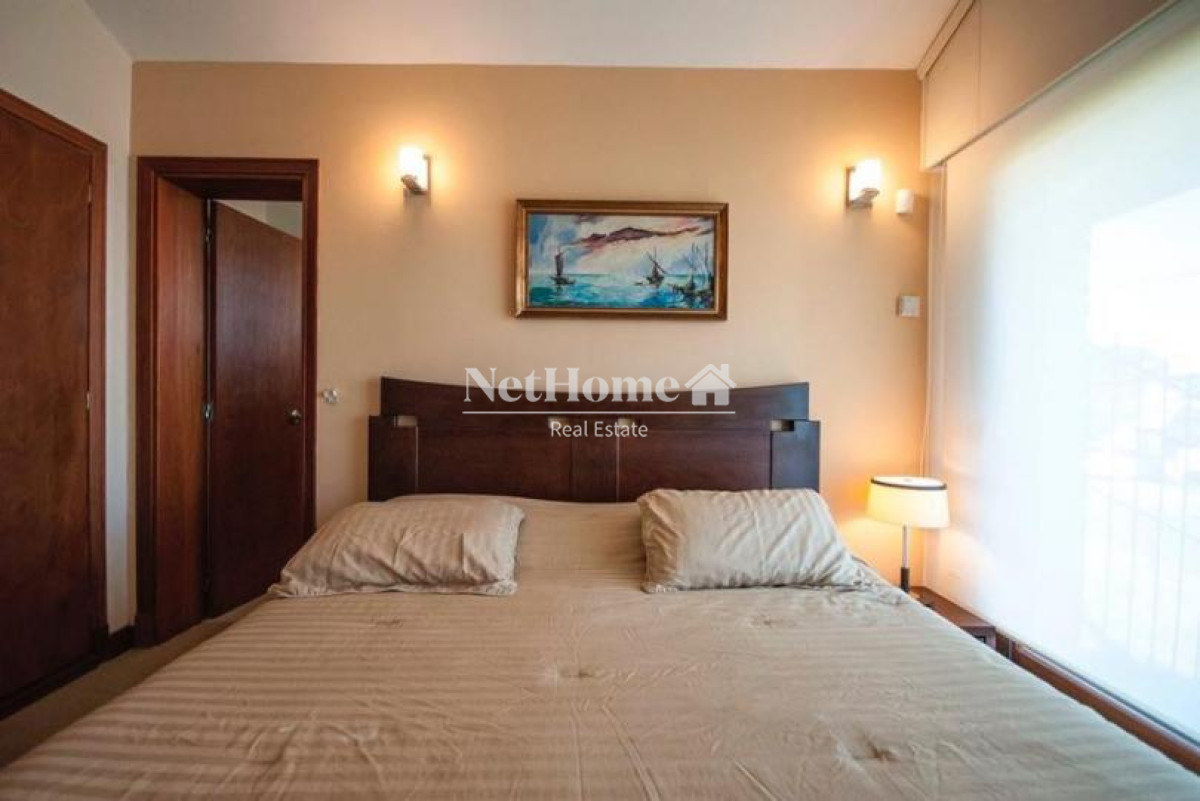 Casa ID.27 - Playa Mansa Excelente Casa de 4 Dormitorios Piscina A una Cuadra del Mar 