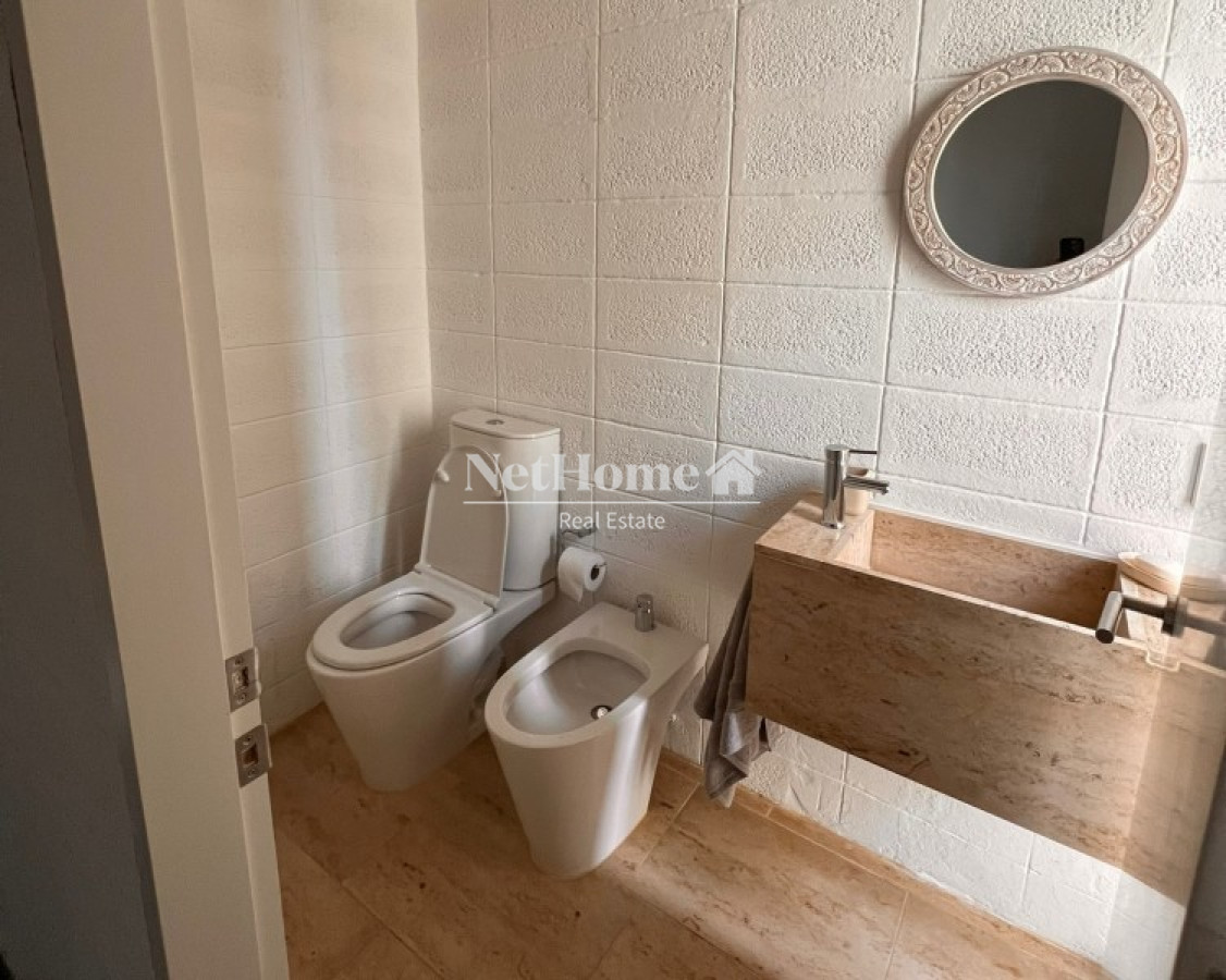 Casa ID.506 - Venta y alquiler temporario de maravillosa casa a pasos del Mar con cinco dormitorios en suite, Punta Piedras, Manantiales
