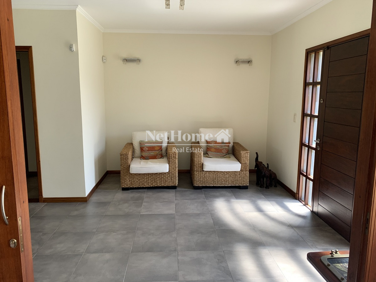 Casa ID.30 -  Playa Mansa Casa de 4 Dormitorios a Pasos del Mar