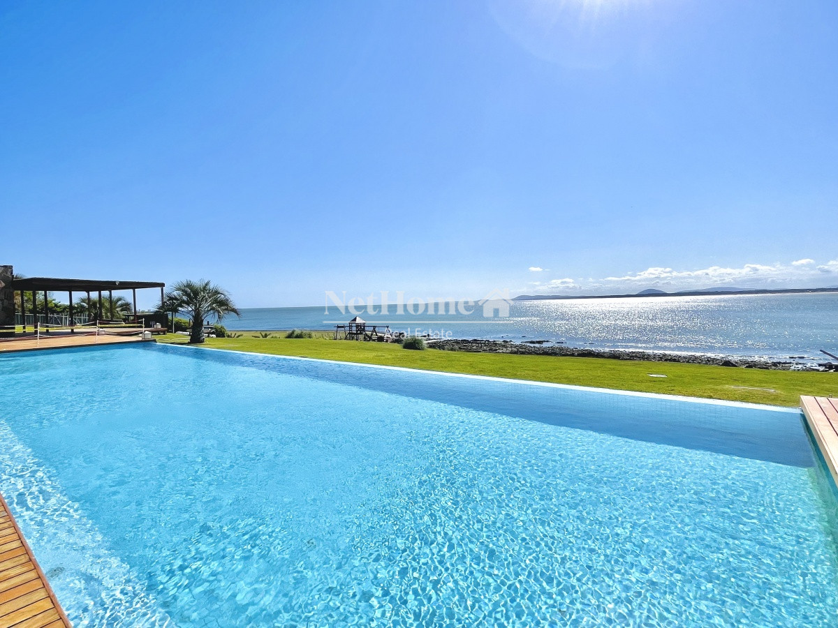 Apartamento ID.469 - Venta y alquiler de apartamento de dos dormitorios con parrillero de uso exclusivo en Punta Ballena