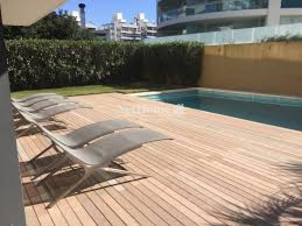 Apartamento ID.172 - Apartamento de 2 Dormitorios y Parrillero Frente a Playa Brava, Punta del Este