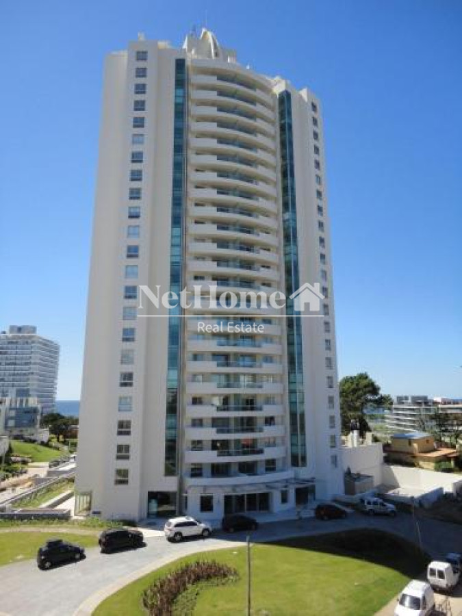 Apartamento ID.199 - Playa Brava Apartamento de 2 Dormitorios con Vista al Mar 