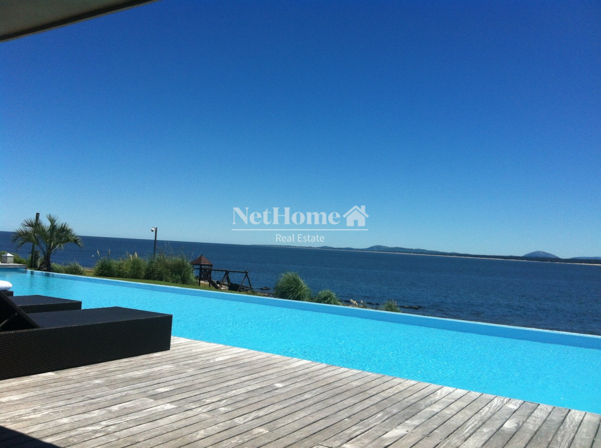 Apartamento ID.469 - Venta y alquiler de apartamento de dos dormitorios con parrillero de uso exclusivo en Punta Ballena