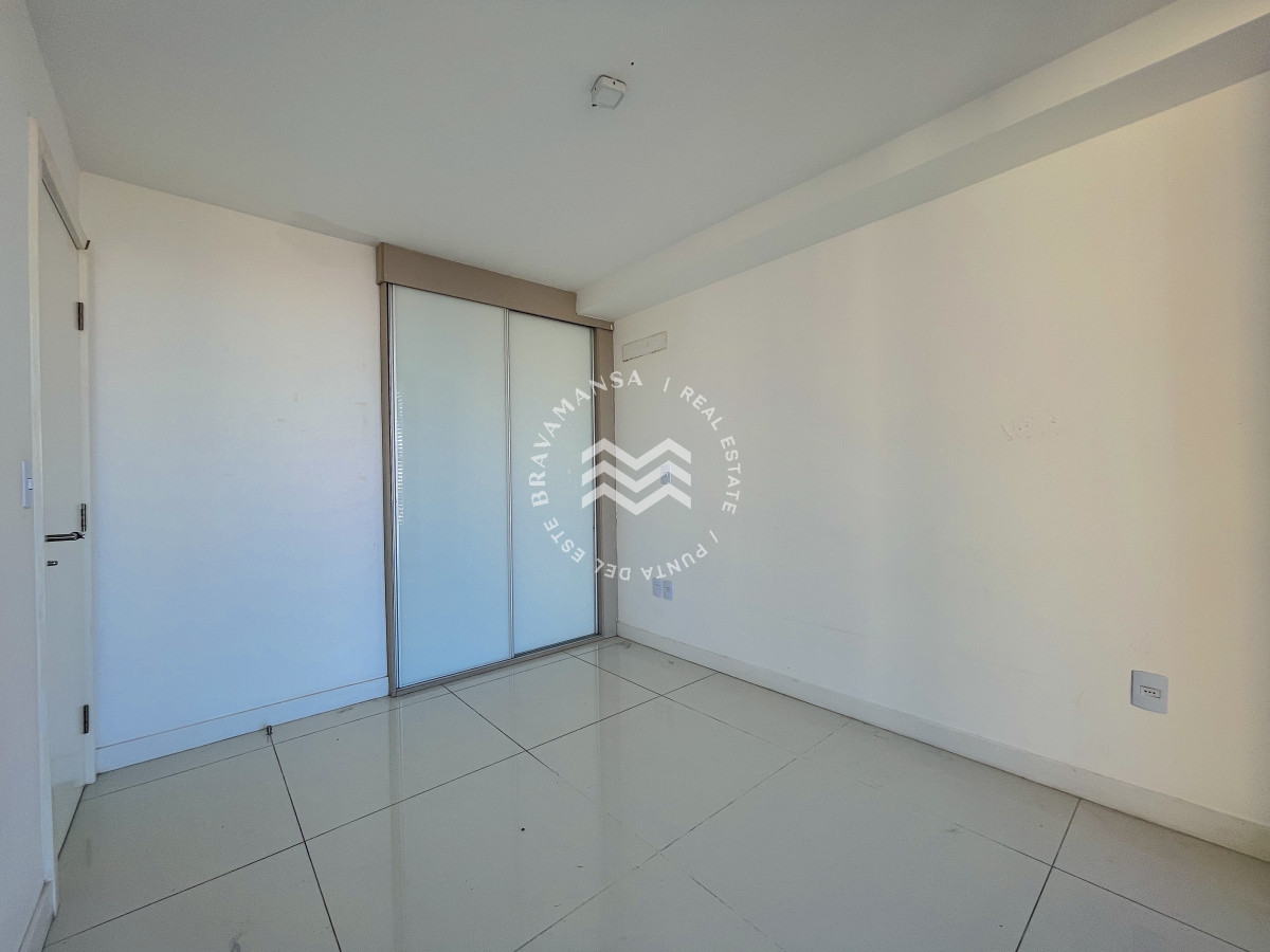 Apartamento ID.501 - Apartamento de 1 Dormitorio en edificio Artower, Sin Muebles, Alquiler Anual. Punta del Este