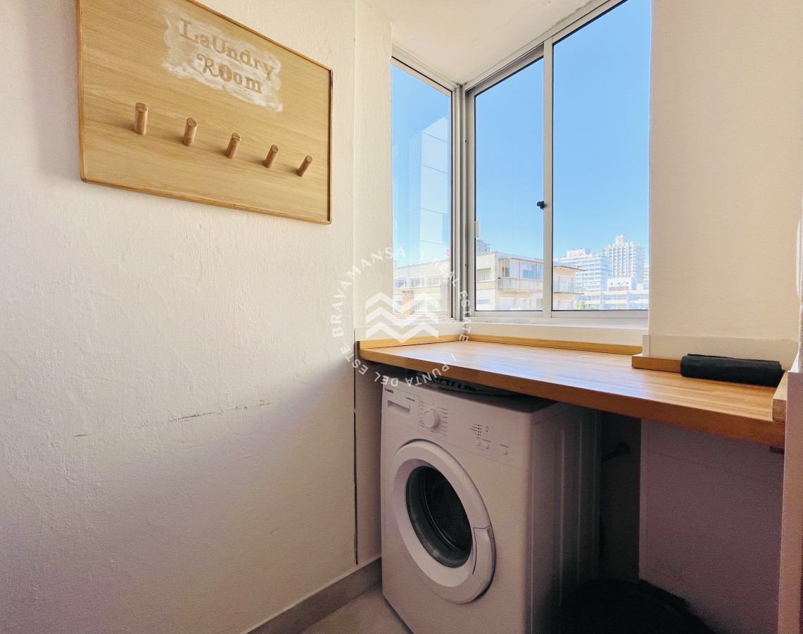 Apartamento ID.502 - Apartamento de 2 Dormitorios en playa El Emir, Punta del Este - Venta y Alquiler de Verano
