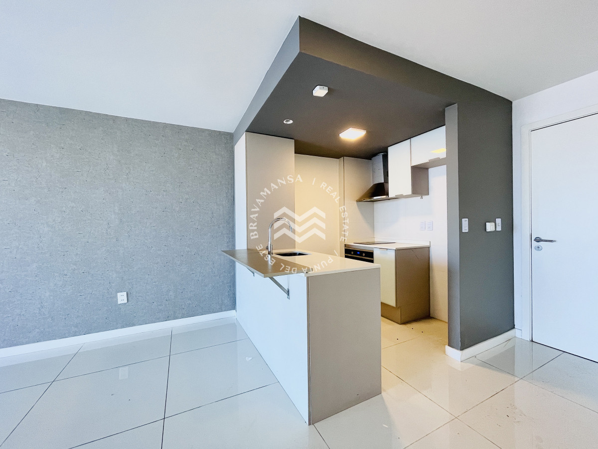 Apartamento ID.501 - Apartamento de 1 Dormitorio en edificio Artower, Sin Muebles, Alquiler Anual. Punta del Este