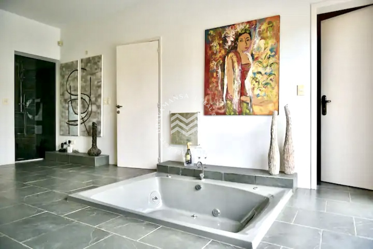 Casa ID.513 - Excelente Casa de 4 Dormitorios y Piscina en Manantiales, Punta del Este