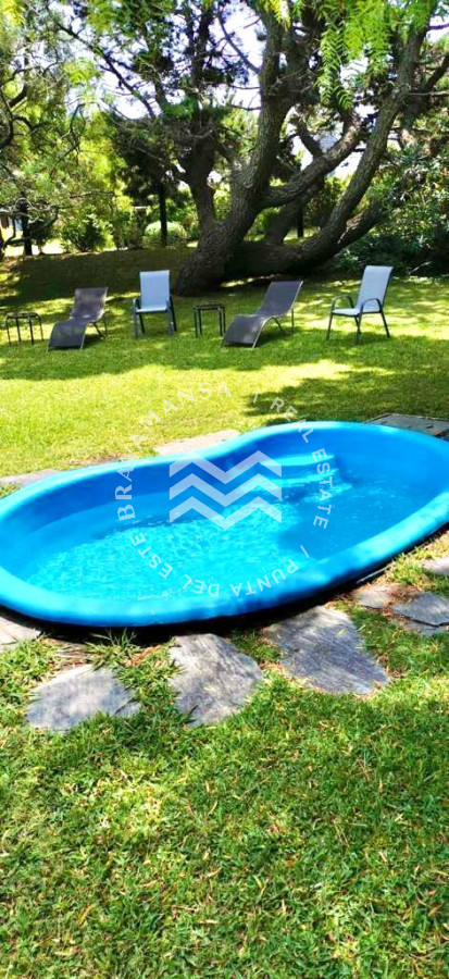 Casa ID.523 - Alquiler Anual, Casa de 4 Dormitorios, Parrillero y Piscina a pocos metros del Mar, Playa Mansa