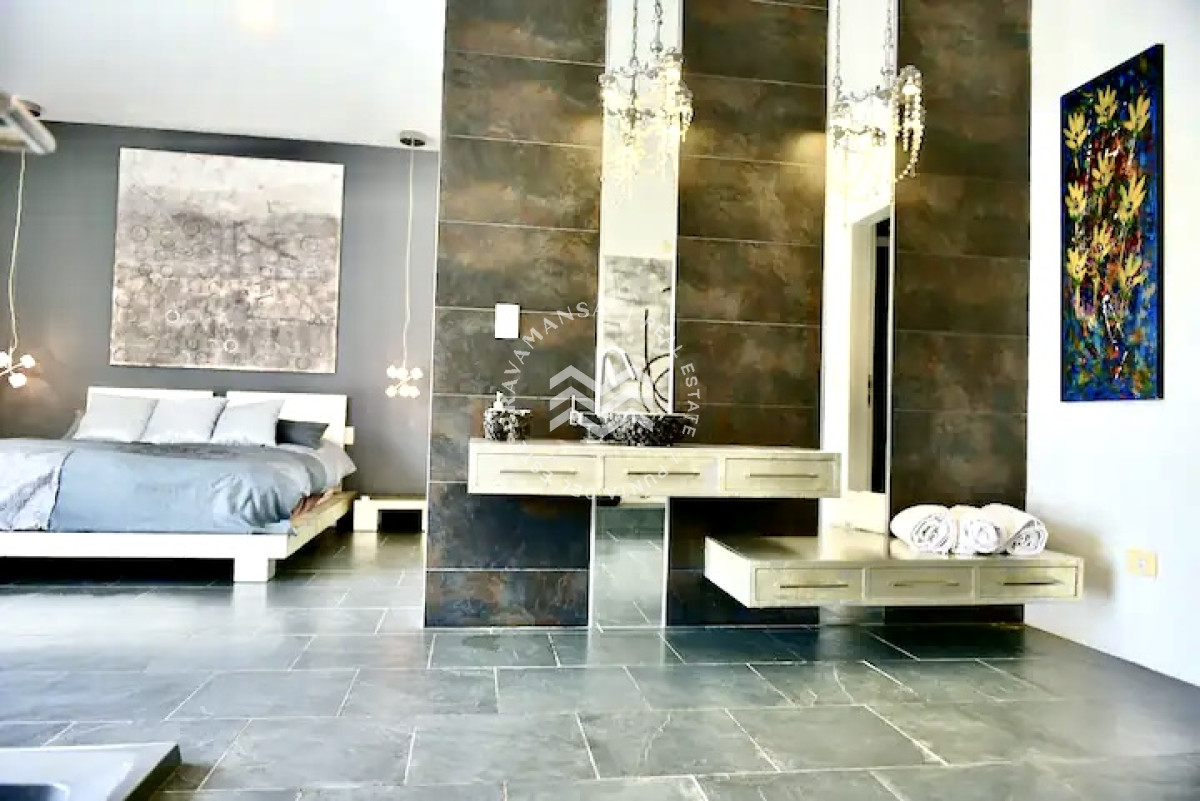Casa ID.513 - Excelente Casa de 4 Dormitorios y Piscina en Manantiales, Punta del Este