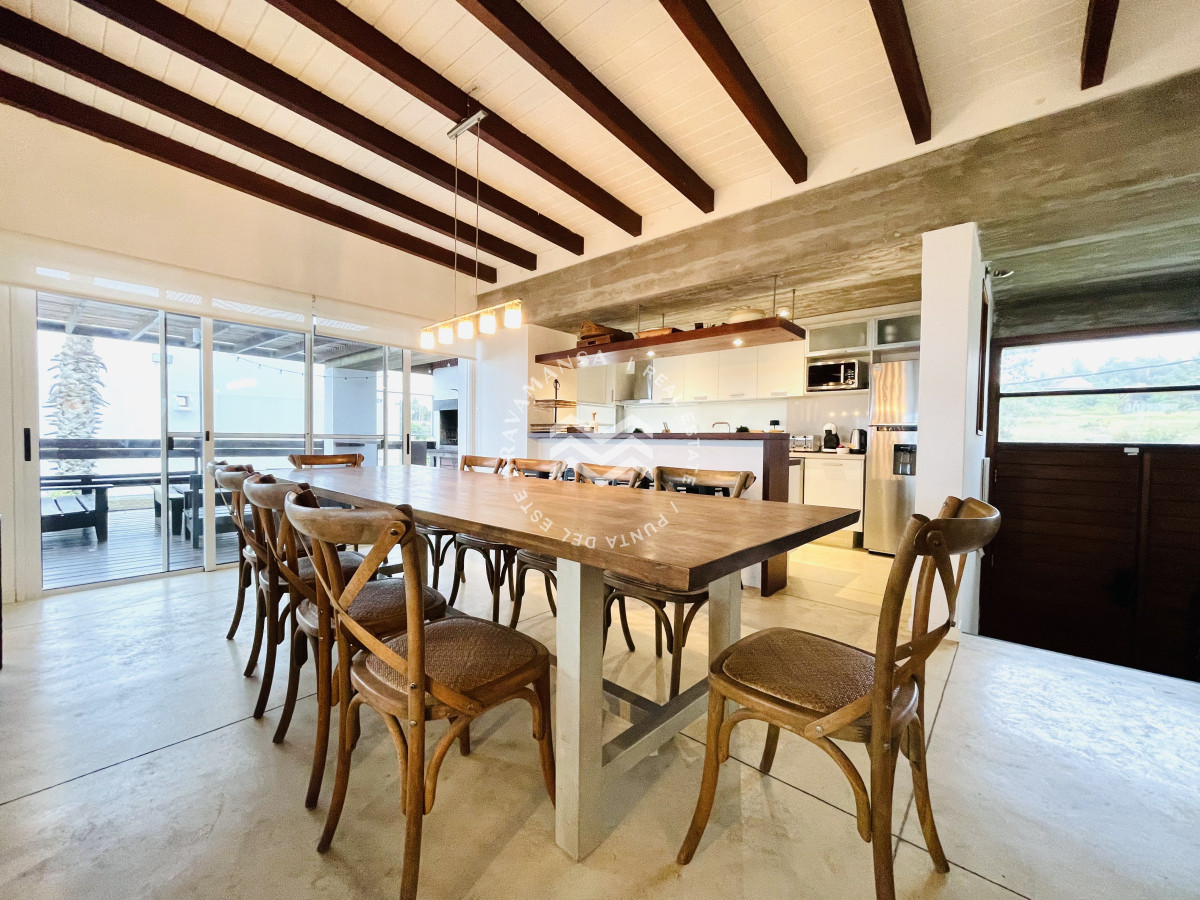 Casa ID.516 - Excelente Casa de 5 Dormitorios en Manantiales, Punta del Este
