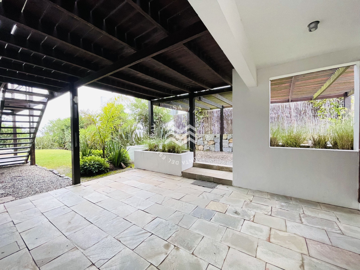 Casa ID.516 - Excelente Casa de 5 Dormitorios en Manantiales, Punta del Este