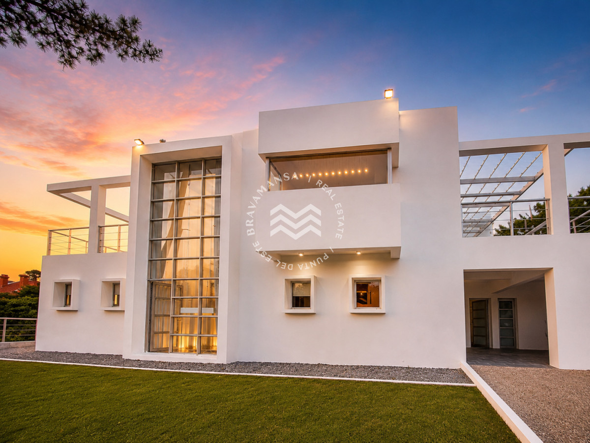 Casa ID.513 - Excelente Casa de 4 Dormitorios y Piscina en Manantiales, Punta del Este