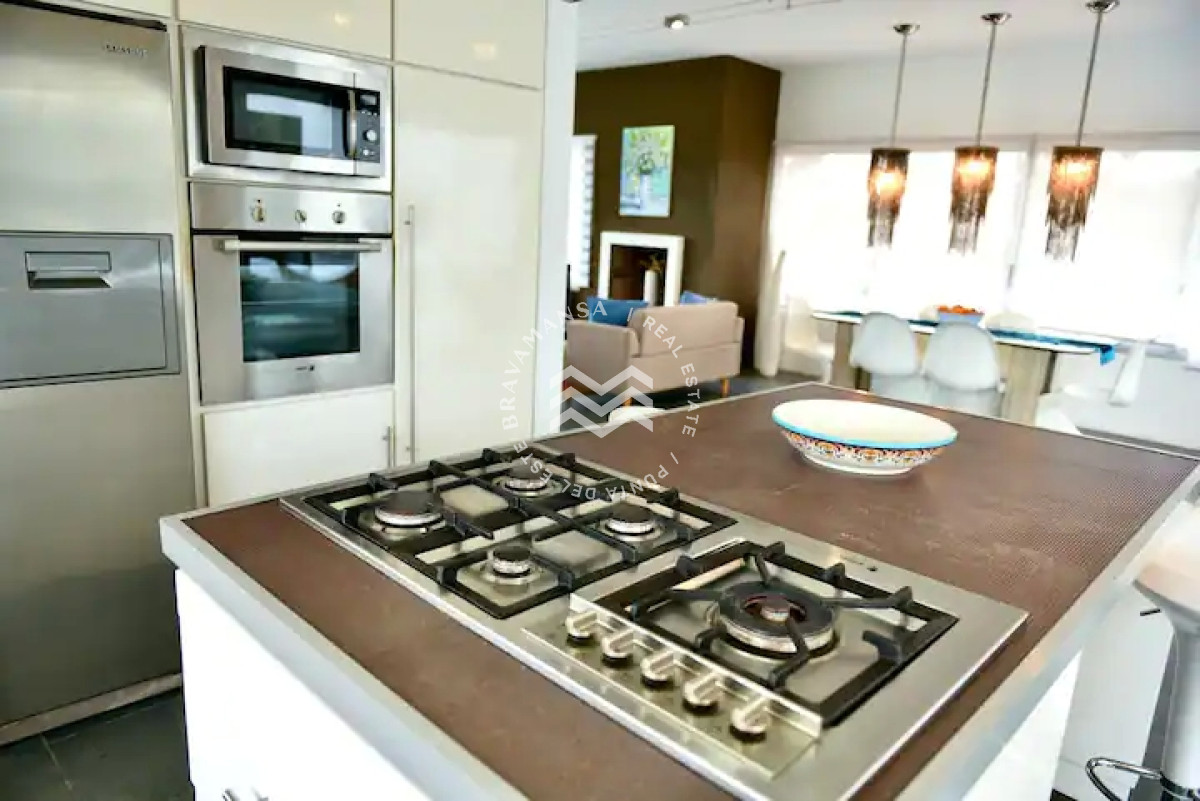 Casa ID.513 - Excelente Casa de 4 Dormitorios y Piscina en Manantiales, Punta del Este
