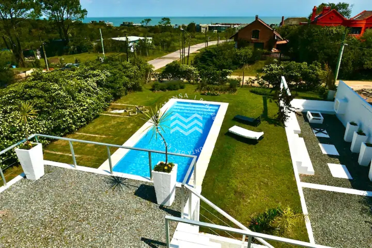 Casa ID.513 - Excelente Casa de 4 Dormitorios y Piscina en Manantiales, Punta del Este