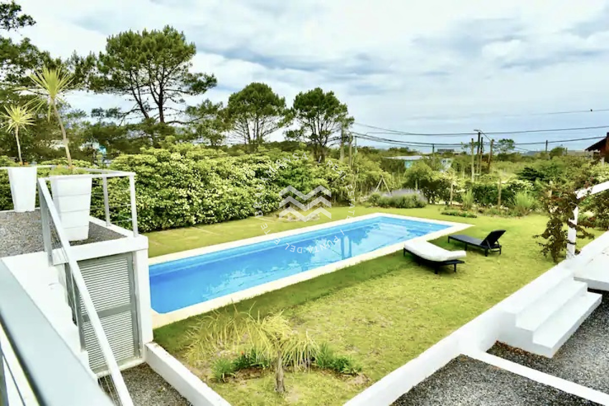 Casa ID.513 - Excelente Casa de 4 Dormitorios y Piscina en Manantiales, Punta del Este