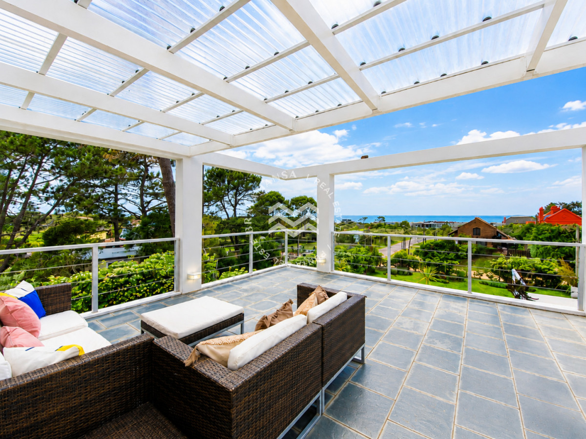 Casa ID.513 - Excelente Casa de 4 Dormitorios y Piscina en Manantiales, Punta del Este