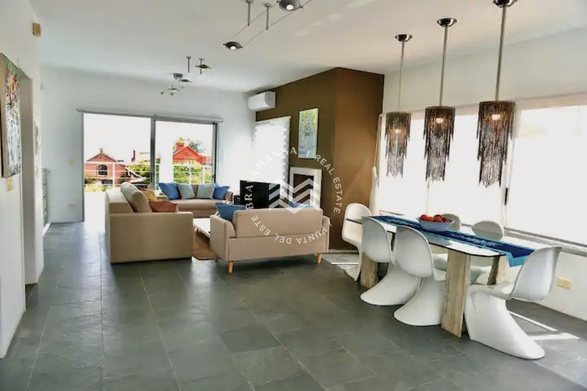 Casa ID.513 - Excelente Casa de 4 Dormitorios y Piscina en Manantiales, Punta del Este