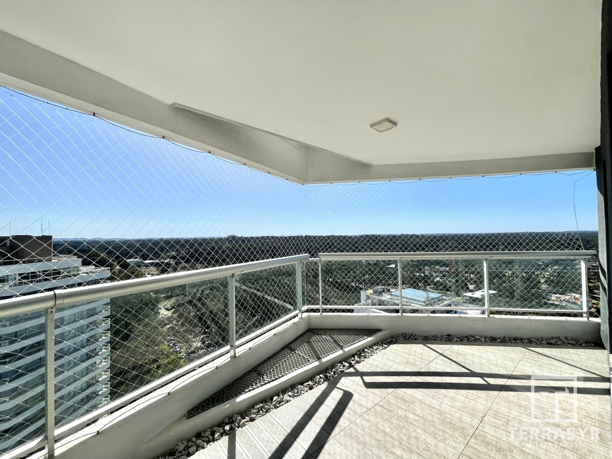 Apartamento ID.197 - Apartamento de 2 Dormitorios y Dependencia, Parrillero en Playa Brava - Punta del Este