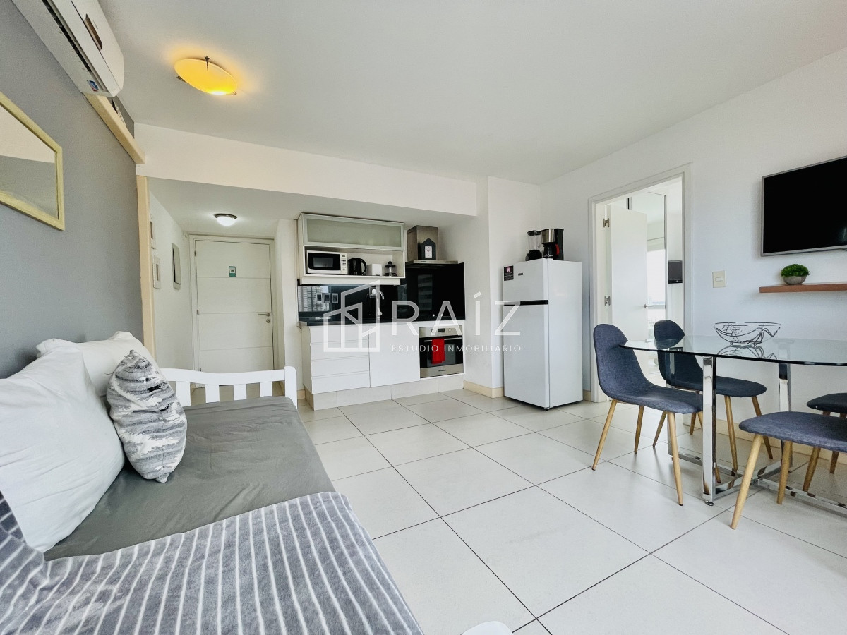 Apartamento ID.10824 - Venta de apartamento de 1 Dormitorio en el corazón de la Península, Punta del Este