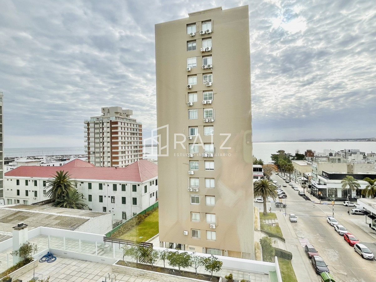 Apartamento ID.10824 - Venta de apartamento de 1 Dormitorio en el corazón de la Península, Punta del Este