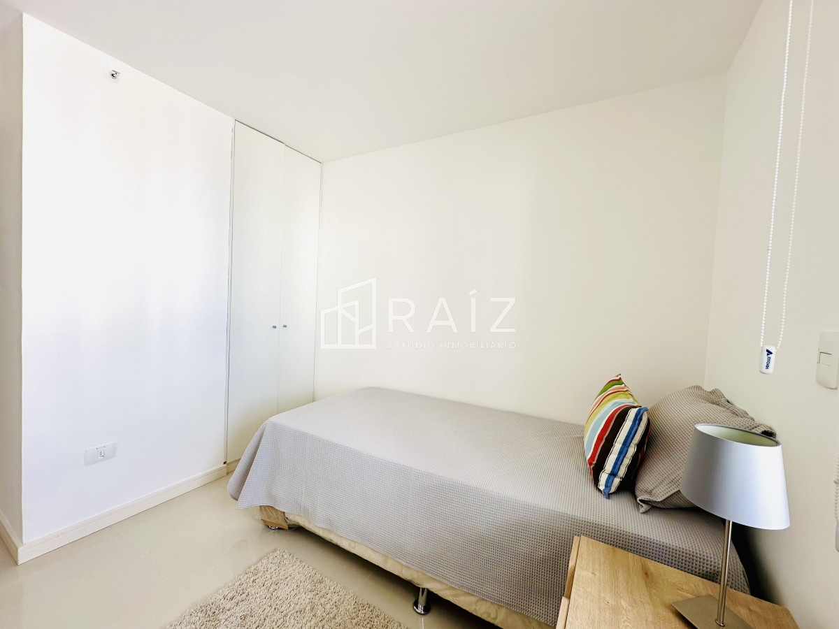 Apartamento ID.11585 - Penthouse 4 dormitorios más dependencia de servicio Playa Brava, Punta del Este