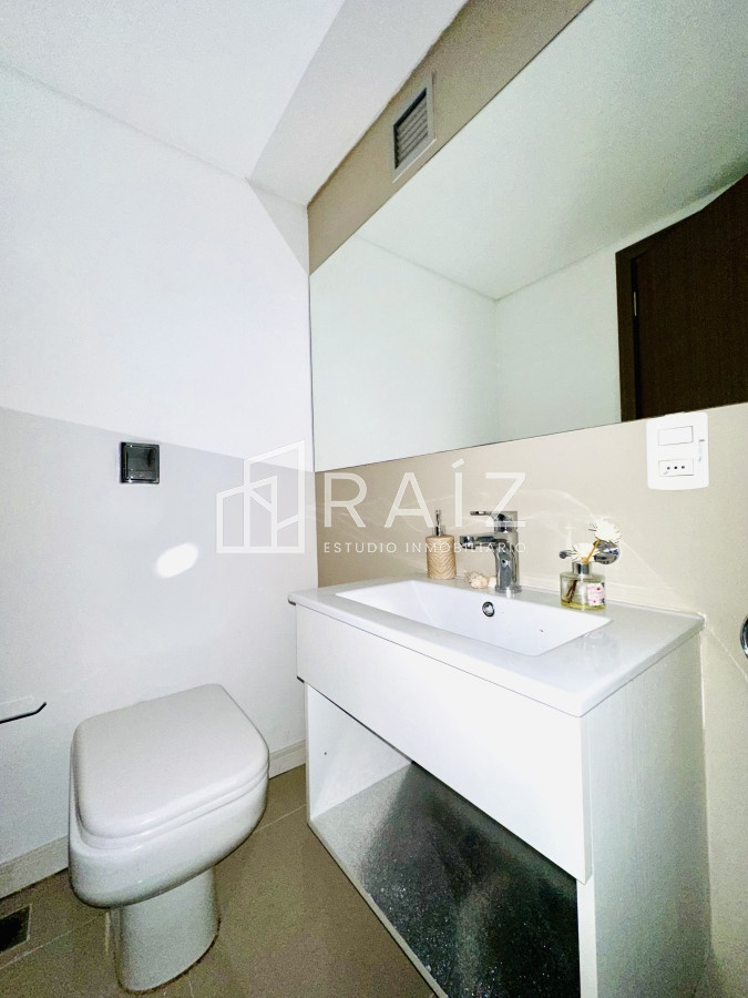 Apartamento ID.11585 - Penthouse 4 dormitorios más dependencia de servicio Playa Brava, Punta del Este