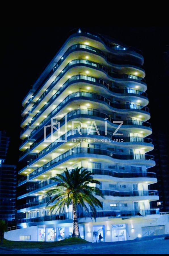 Apartamento ID.10115 - Apartamento de 1 Dormitorio en Torre con Servicios, Cerca del Mar - Alquiler Anual, Punta del Este
